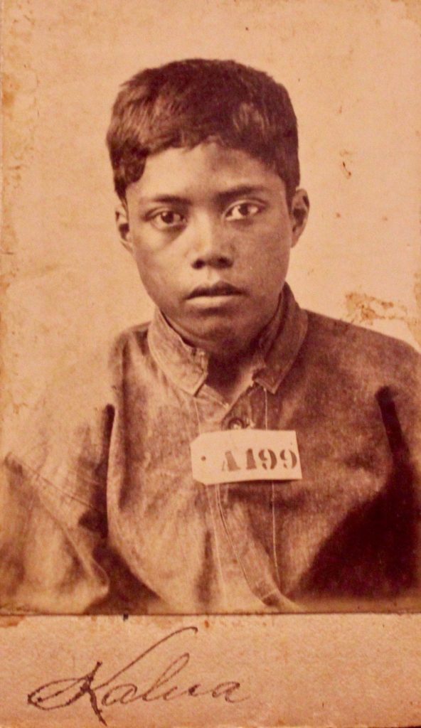 Arrestato all'età di 13 anni, questo è il più giovane dei prigionieri politici del 1885. Si chiamava Kalua.