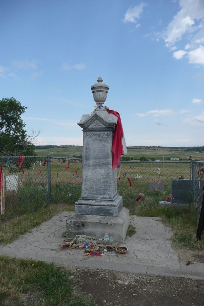 Wounded Knee, il cippo sulla fossa comune dei Minneconjou